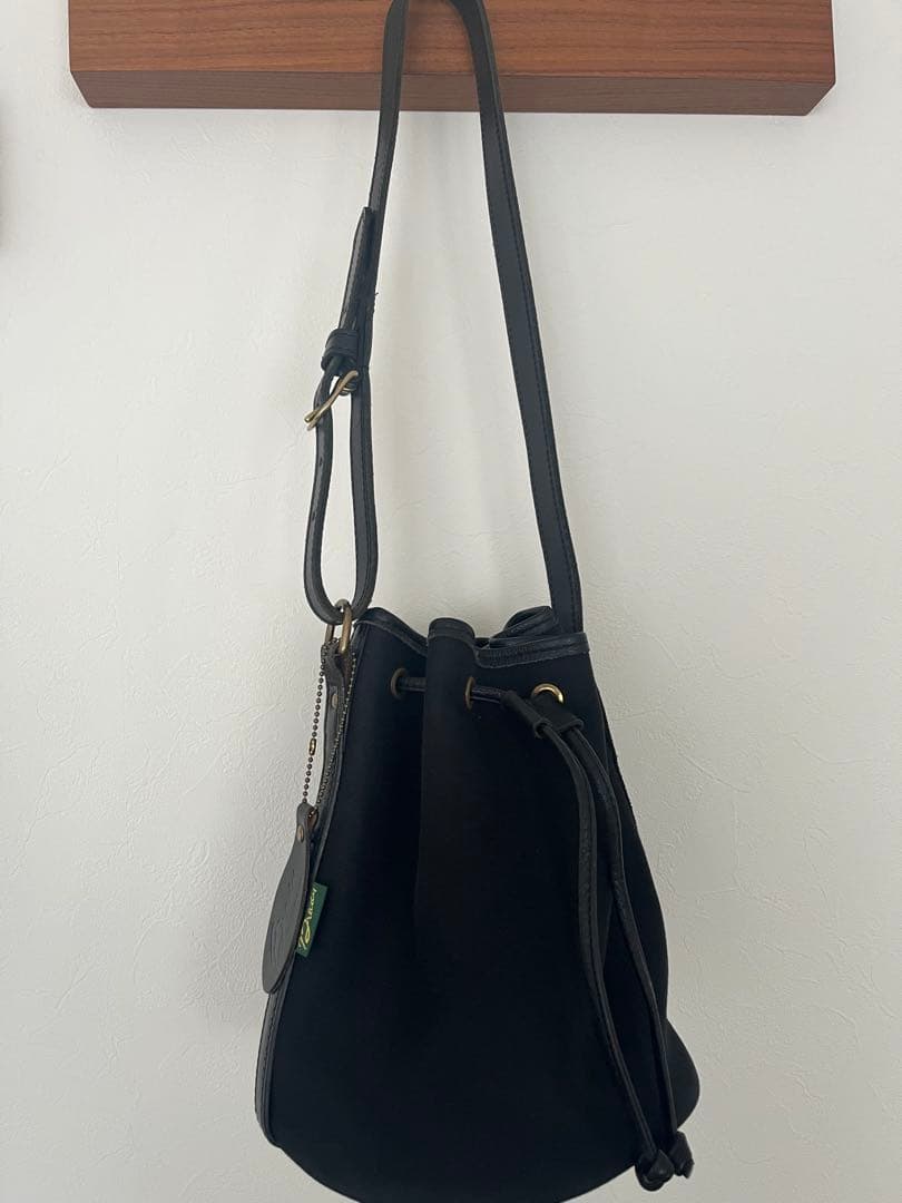 BRADY バケツ型ショルダーバッグ ブラック 休日は「Brady」のバケットバッグに頼りっぱなし！【チームOggiの