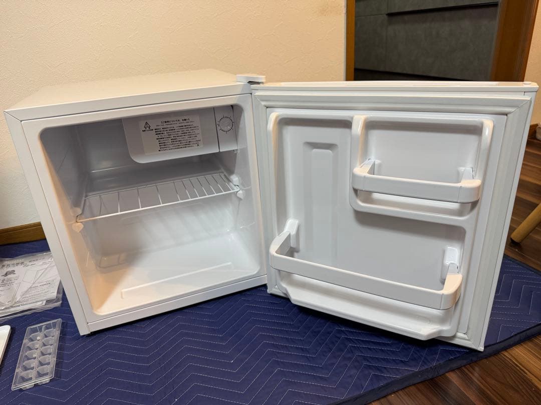 《展示品・未使用品》アビデラックス　45L小型冷蔵庫　AR-49 2025年製
