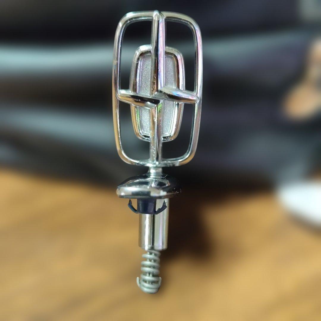 Y32 セドリック ボンネットマスコット NISSAN - メルカリ