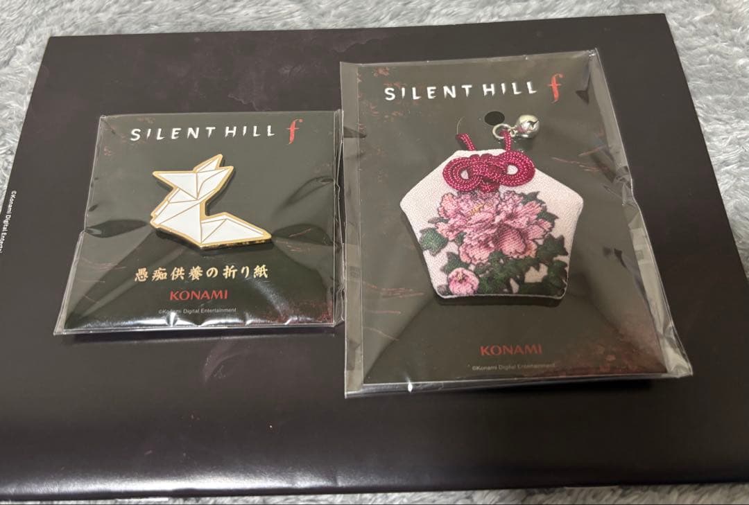 日*5様 サイレントヒルf お守り　ピンバッジ　東京ゲームショウ2025限定　2 SILENT HILL f』 #東京ゲームショウ 来場者限定 会場ブース受付にて