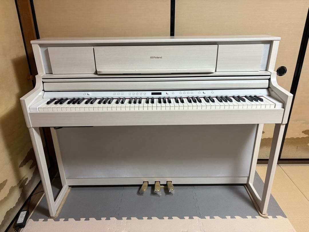 Roland アップライトピアノ 88鍵 ホワイト Roland RP701 WH ホワイト 電子ピアノ 88鍵盤 マット＆メトロノーム