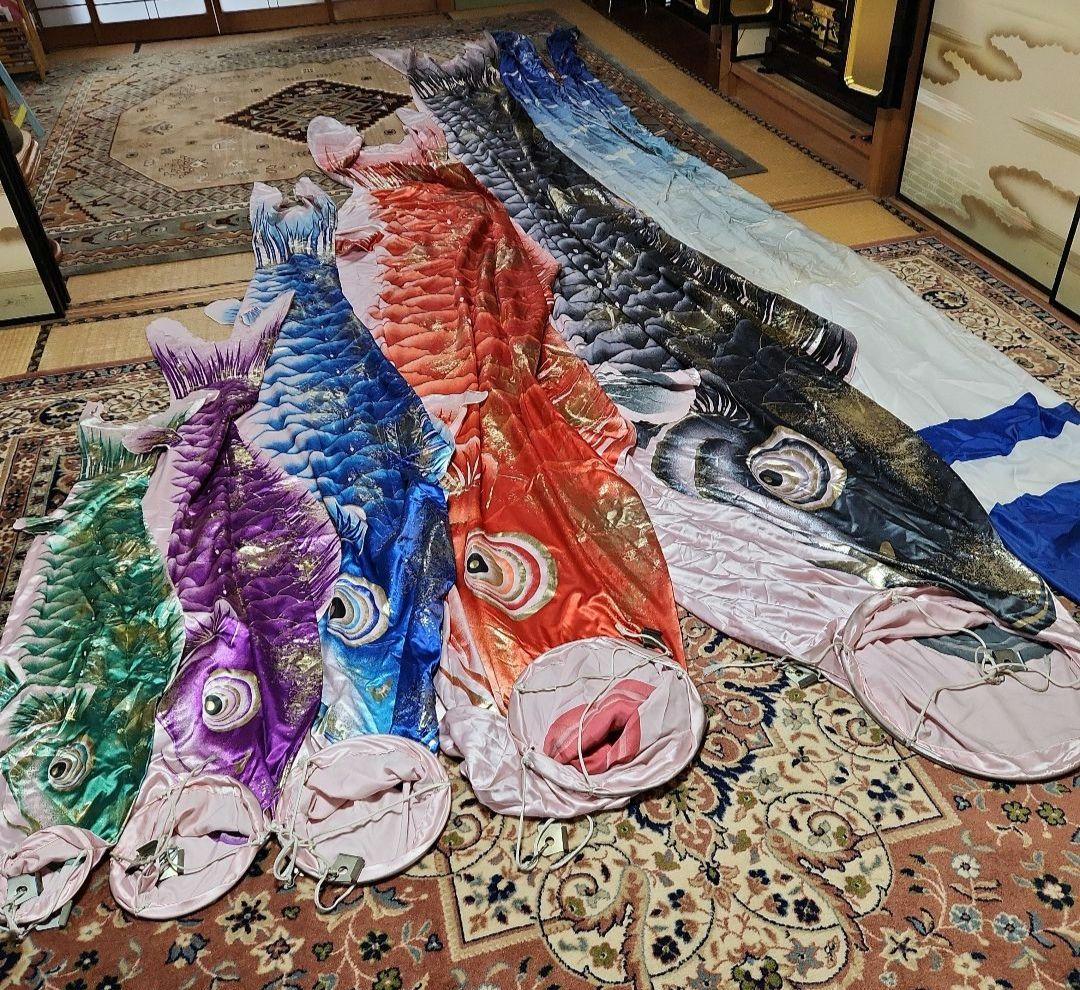 中古　鯉のぼり　5体と吹流し セット　友禅染　約5メートル 献上手染友禅之鯉【京錦】大型6点セット – 晴れと暮らす