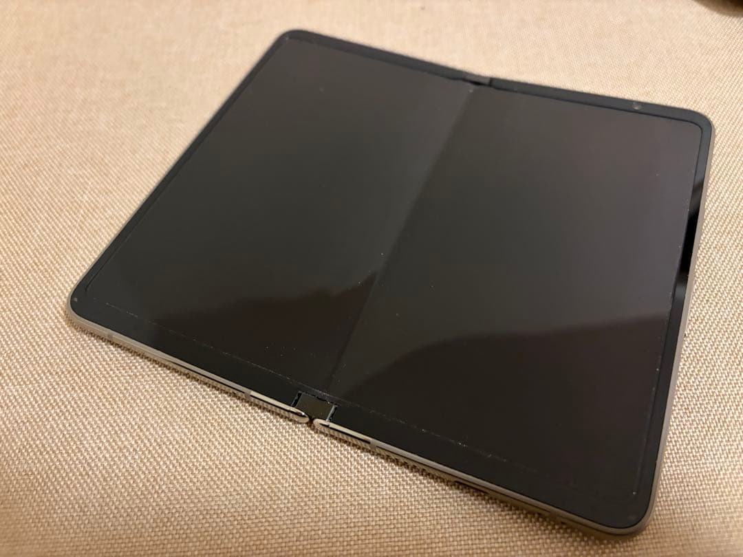 Google Pixel Fold (初代) 本体 Unboxing the Pixel Fold | Google's First Gen Foldable - YouTube