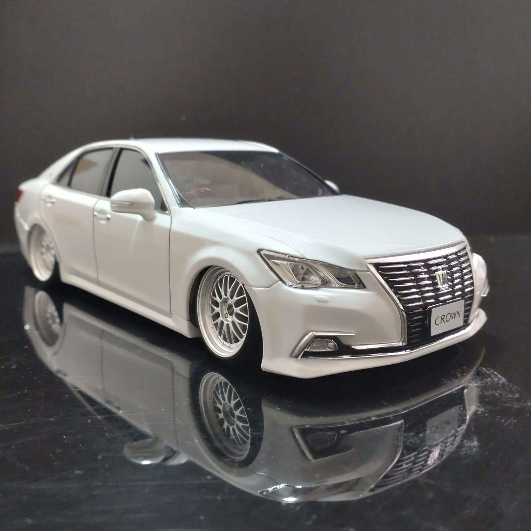 21クラウン　ロイヤル プラモデル完成品 1/24 プラモデル クラウン 21後期ロイヤル ホワイトパール 純ベタ仕様