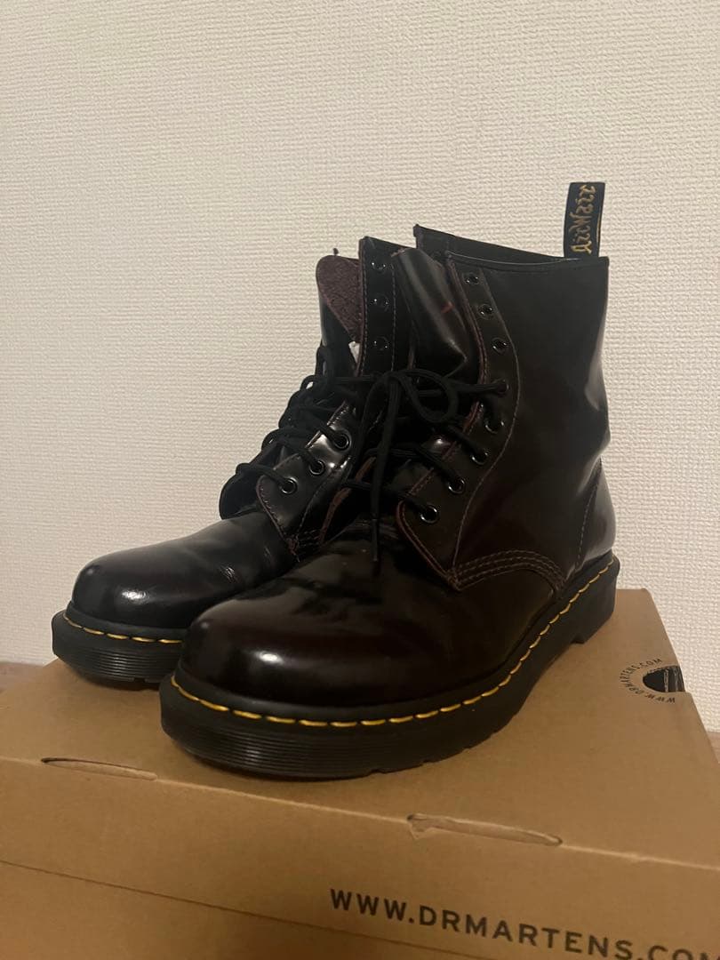 ドクターマーチン Dr.Martens 8ホール Dr.Martens（ドクターマーチン） 8ホールブーツ ピンク 型押し模様