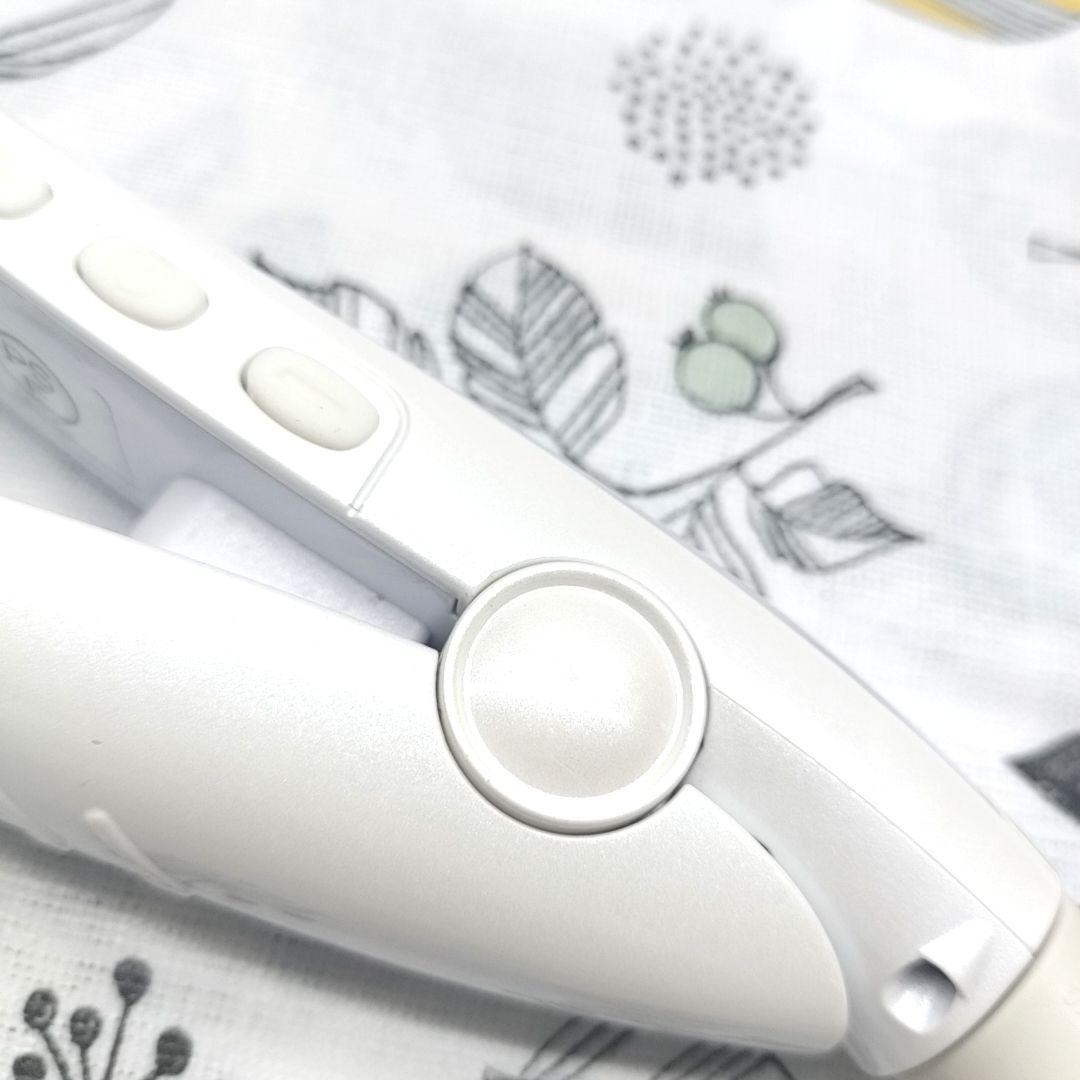 《ほぼ未使用》 KINUJO 絹女 ストレート アイロン ホワイト