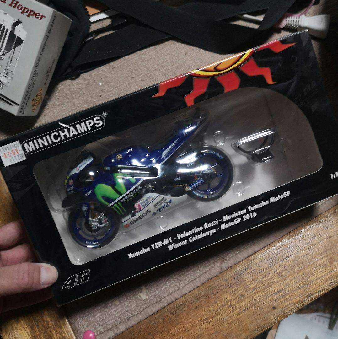 ミニチャンプス 1/12 YZR-M1 V.ロッシ カタルーニャGP優勝2016 楽天市場】ミニチャンプス 1/12 バレンティーノ ロッシ ヤマハ YZR-M1