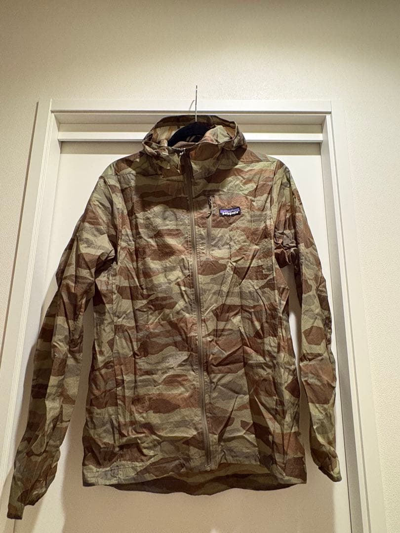 Patagonia 迷彩 フーディニジャケット Mサイズ patagonia/パタゴニアのメンズ・フーディニ・ジャケットは落ち着いた