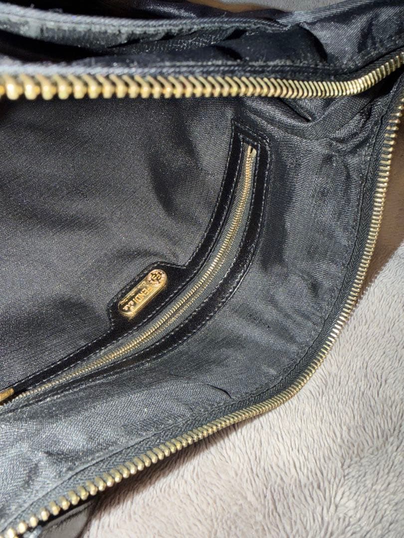 フェンディ（FENDI）ナイロンバッグ FFロゴプレート付き（ヴィンテージ