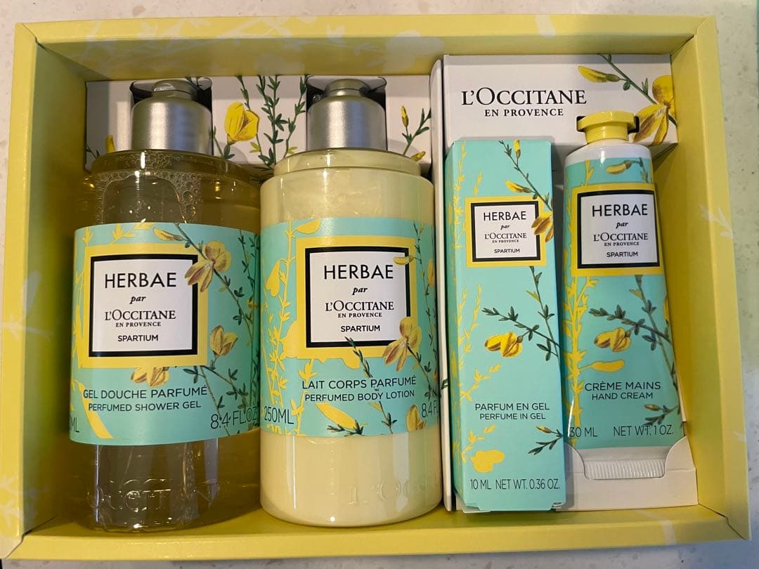 ロクシタン エルバガーデン コンプリート 箱入り Amazon.co.jp: ロクシタン(L'OCCITANE) エルバガーデン オードトワレ