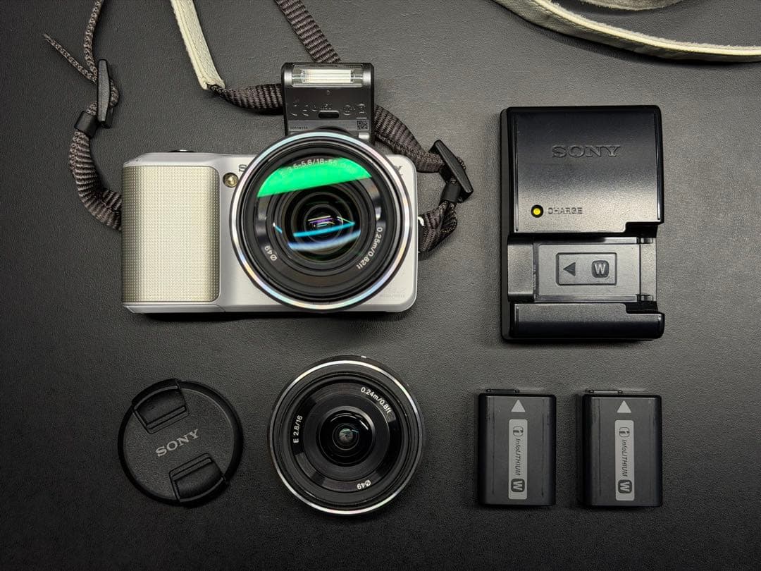 SONY α NEX-3 ミラーレス一眼 デジタルカメラ SONY NEX-3 レッド ダブルレンズキット Amazon.co.jp: SONY デジタル