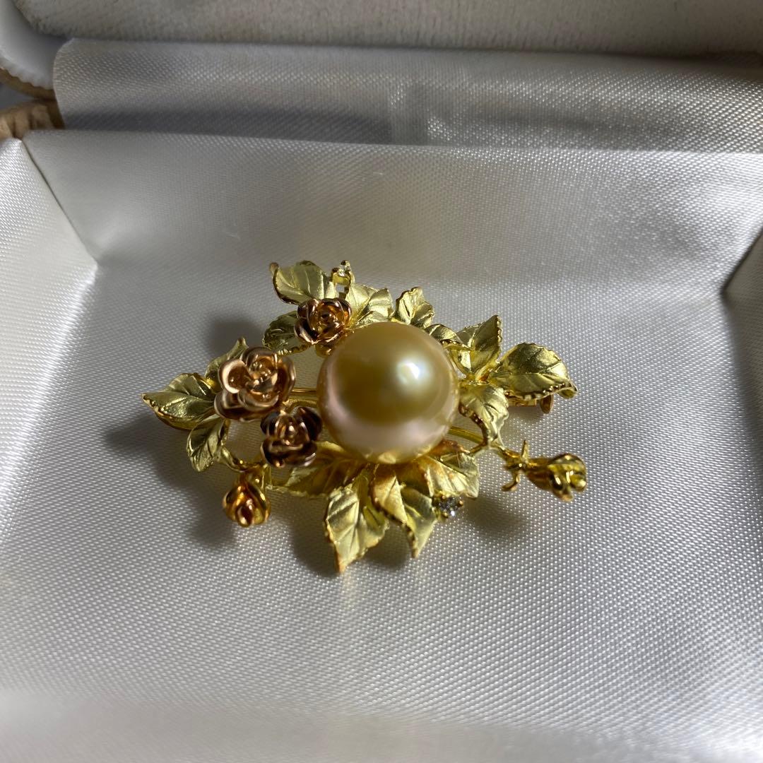 シロチョウ養殖真珠 無色石ダイヤピンブローチ K18刻印あり South Sea Pearl K18白蝶パール（ゴールド系） ダイヤモンドブローチ