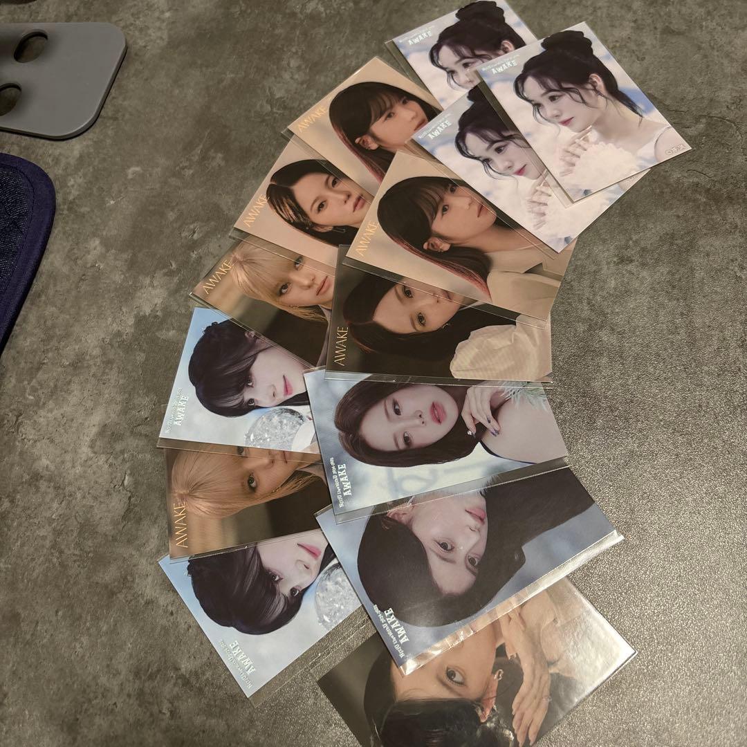 NiziU AWAKE オンラインくじ ステッカーセット - メルカリ