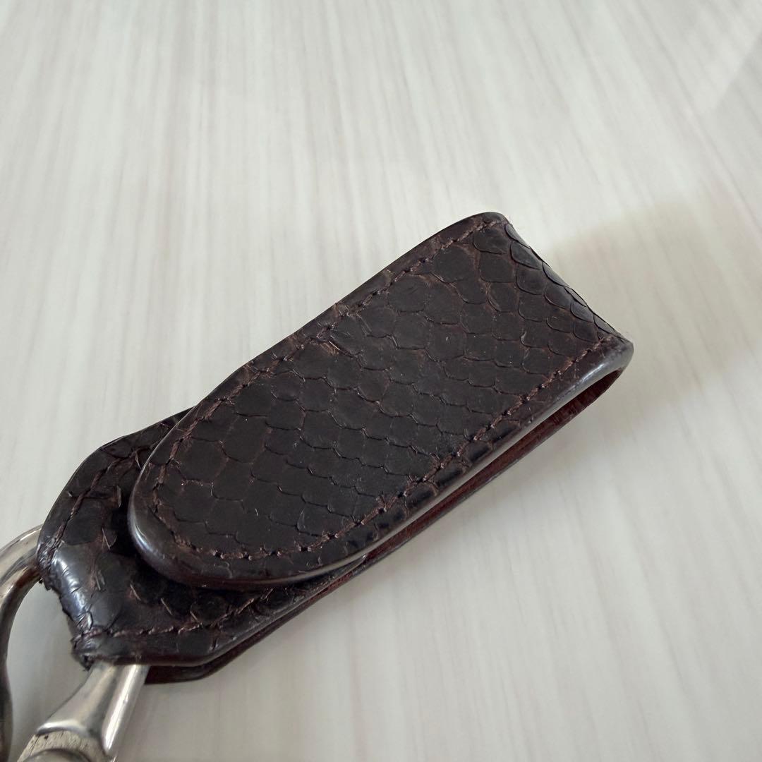 バックラッシュ パイソンレザー キーホルダー キーリング - メルカリ