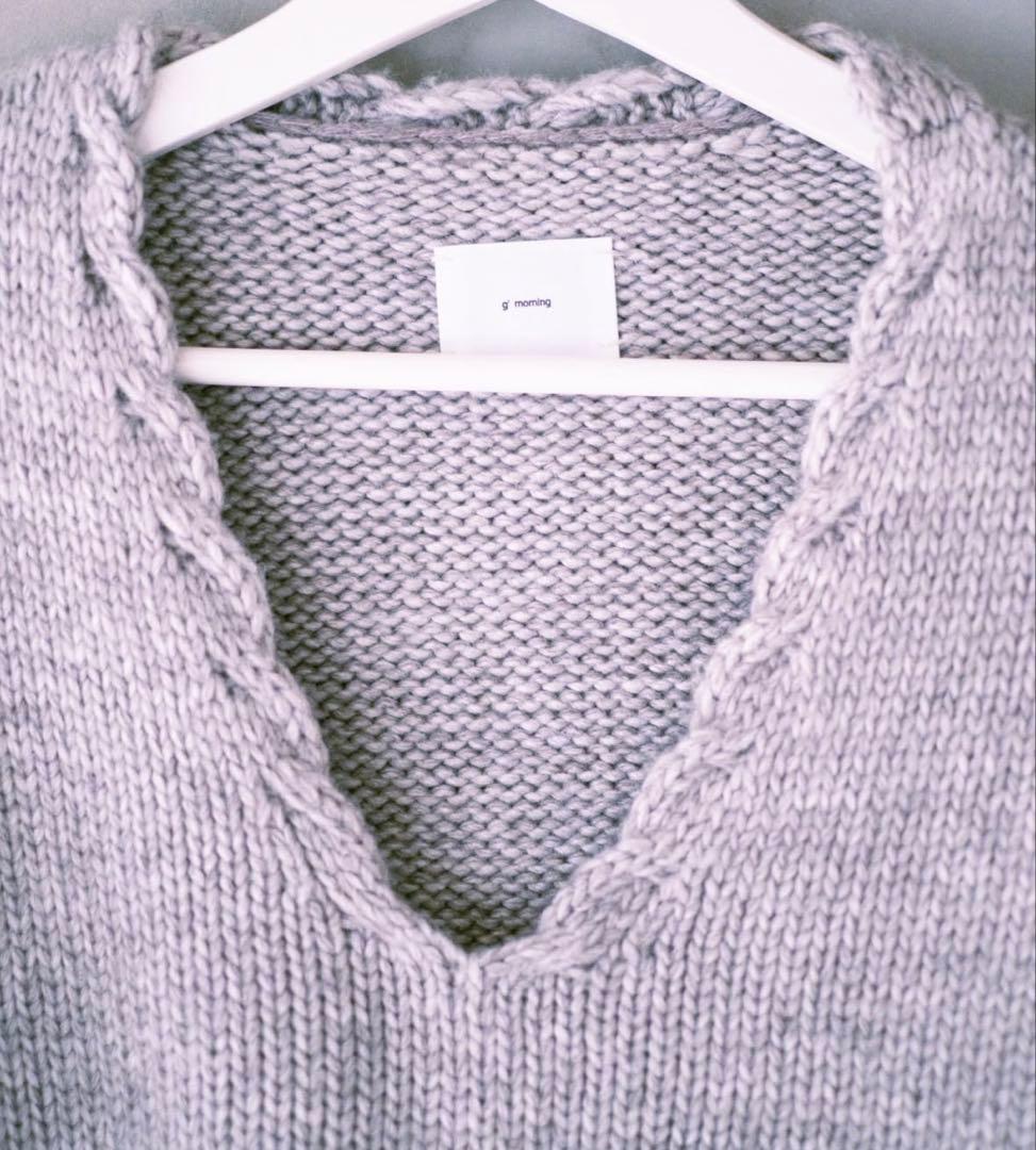 g'morning Vネックニット・ライトグレー - メルカリ