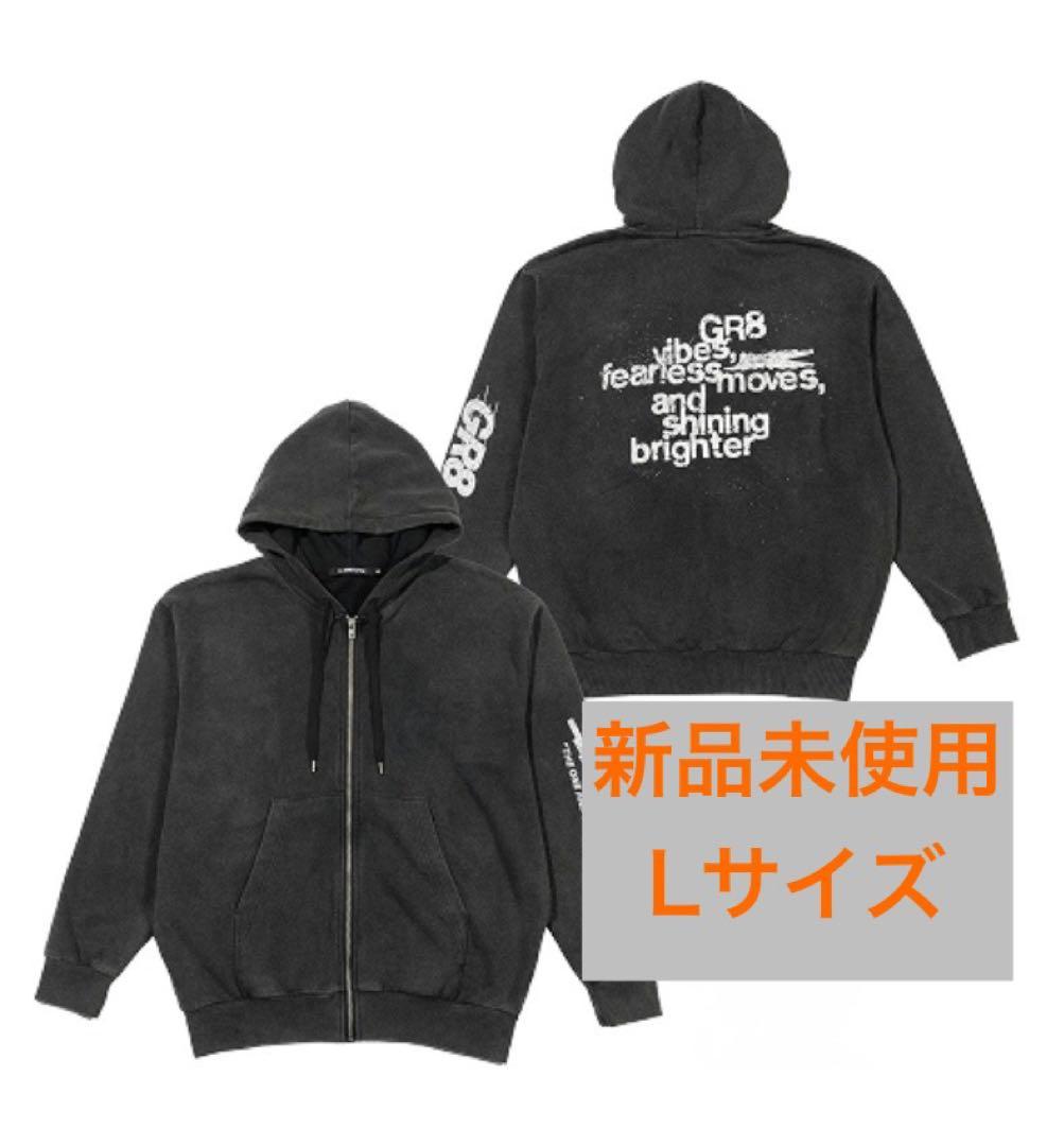 ルセラフィム GR8 コラボ　ジップアップ フーディー GR8 LE SSERAFIM コラボ XL ジップパーカー - メルカリ