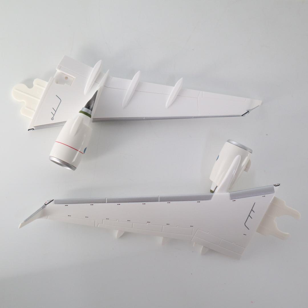 三菱航空機 MRJ90 1:100 スケール JA21MJ - メルカリ