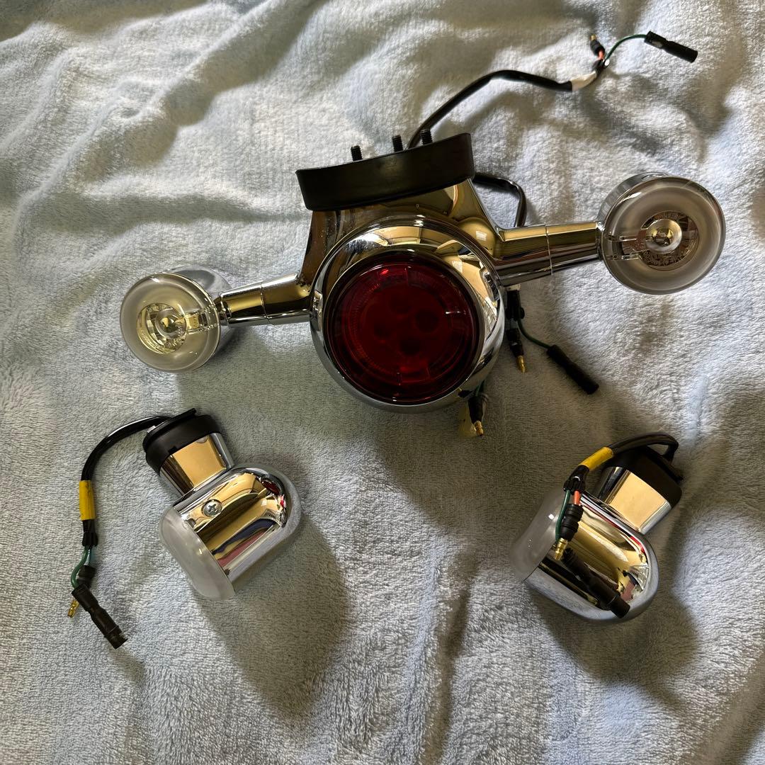 ホンダダックス125純正ウィンカー前後とテールランプ - メルカリ