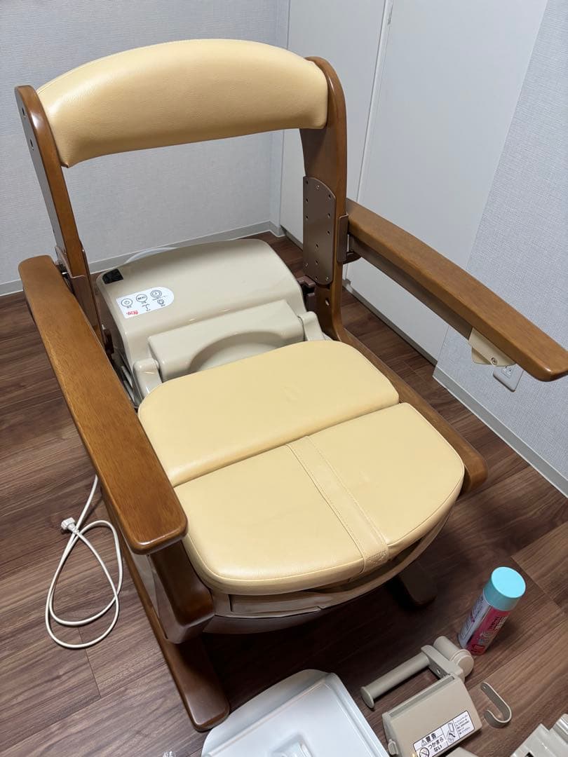 【美品】安寿 家具調ポータブルトイレ AR-SA1 シャワピタ 説明書付き 介護 家具調トイレ AR-SA1 ＜シャワピタ＞ | 【安寿】の介護用品 | アロン化成