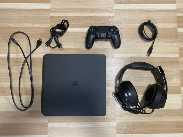 Nintendo Switch SONY PlayStation4 CUH-2200AB01 Amazon.com: PlayStation 4 Jet Black 500GB (CUH-2200AB01)