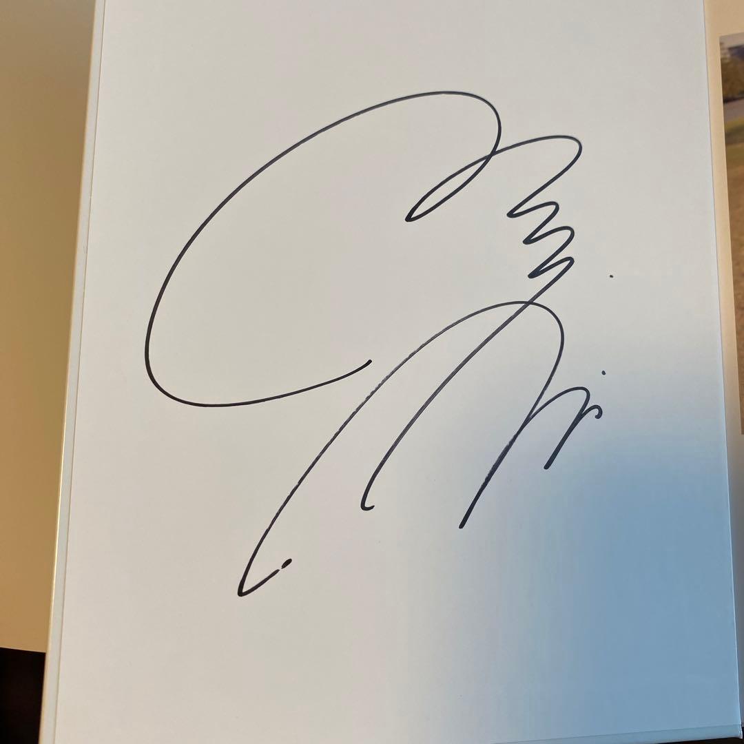 犬童美乃梨　写真集「me」本人直筆サイン付き