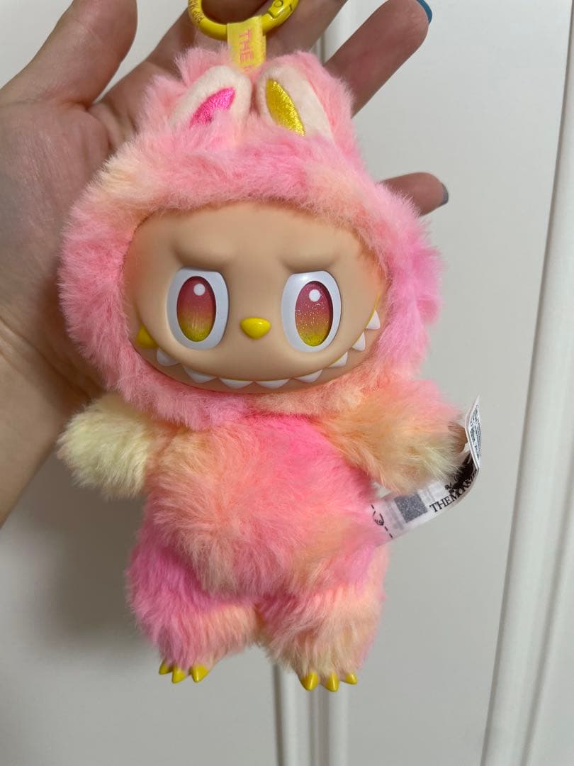 最終・値下げ】本物POP MART ピンク ラブブLOYALTY 忠誠 - メルカリ