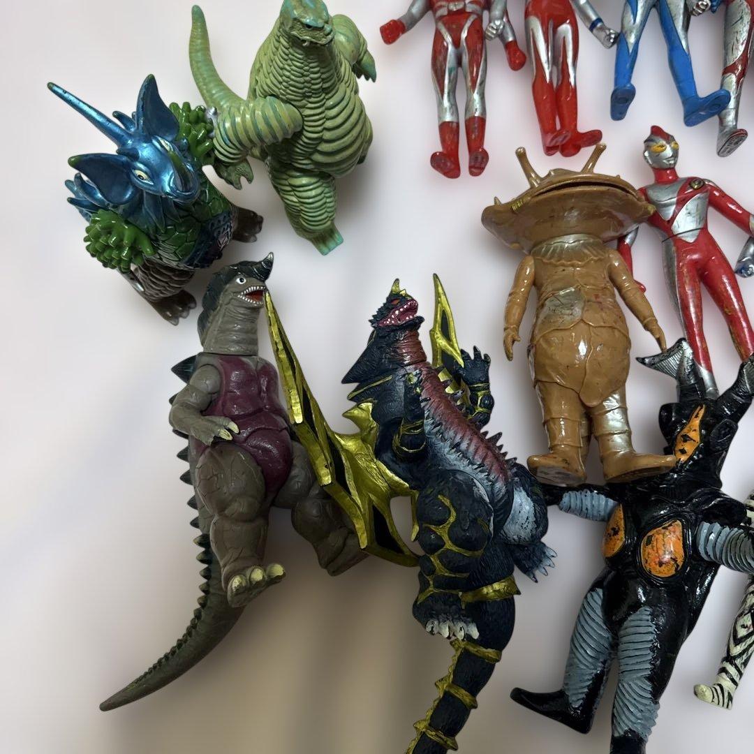 ウルトラマン 怪獣 ソフビ まとめ売り29体 - メルカリ