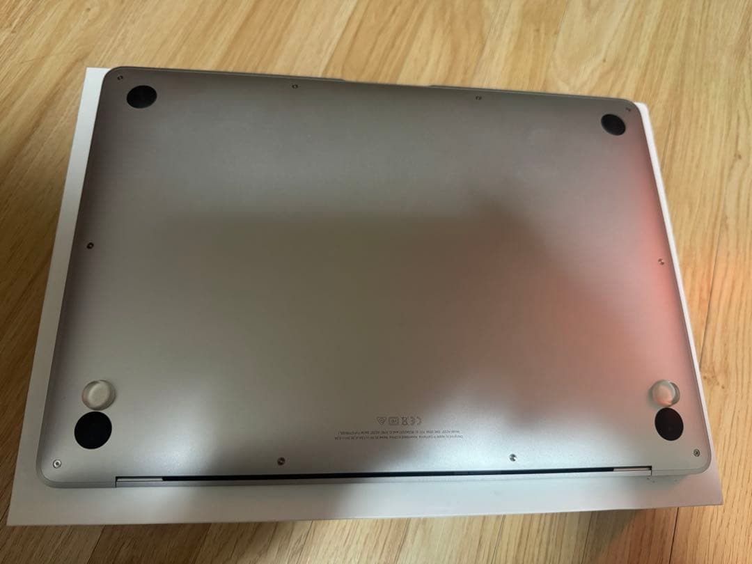 MacBook Air M1 8GB 256GB バッテリー99% 保護シール付 - メルカリ