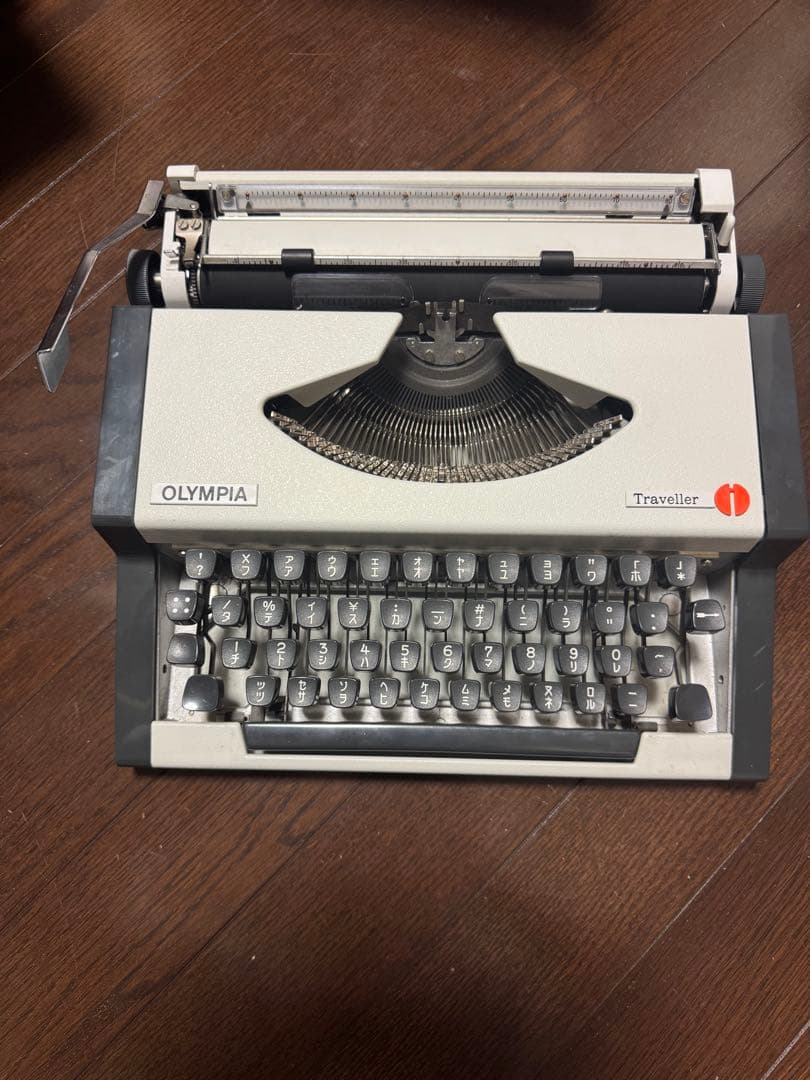 オリンピア　タイプライター トラベラー　Olympia Traveller OLYMPIA Traveller de luxe（カナ専用配列） 中古タイプライター