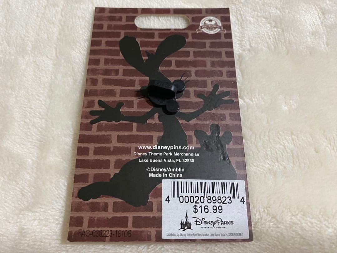 ディズニー 海外限定 ピンバッジ ロジャーラビット ジェシカ - メルカリ