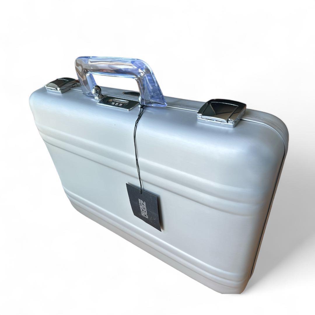 ゼロハリバートン クリアハンドル アタッシュケース - メルカリ