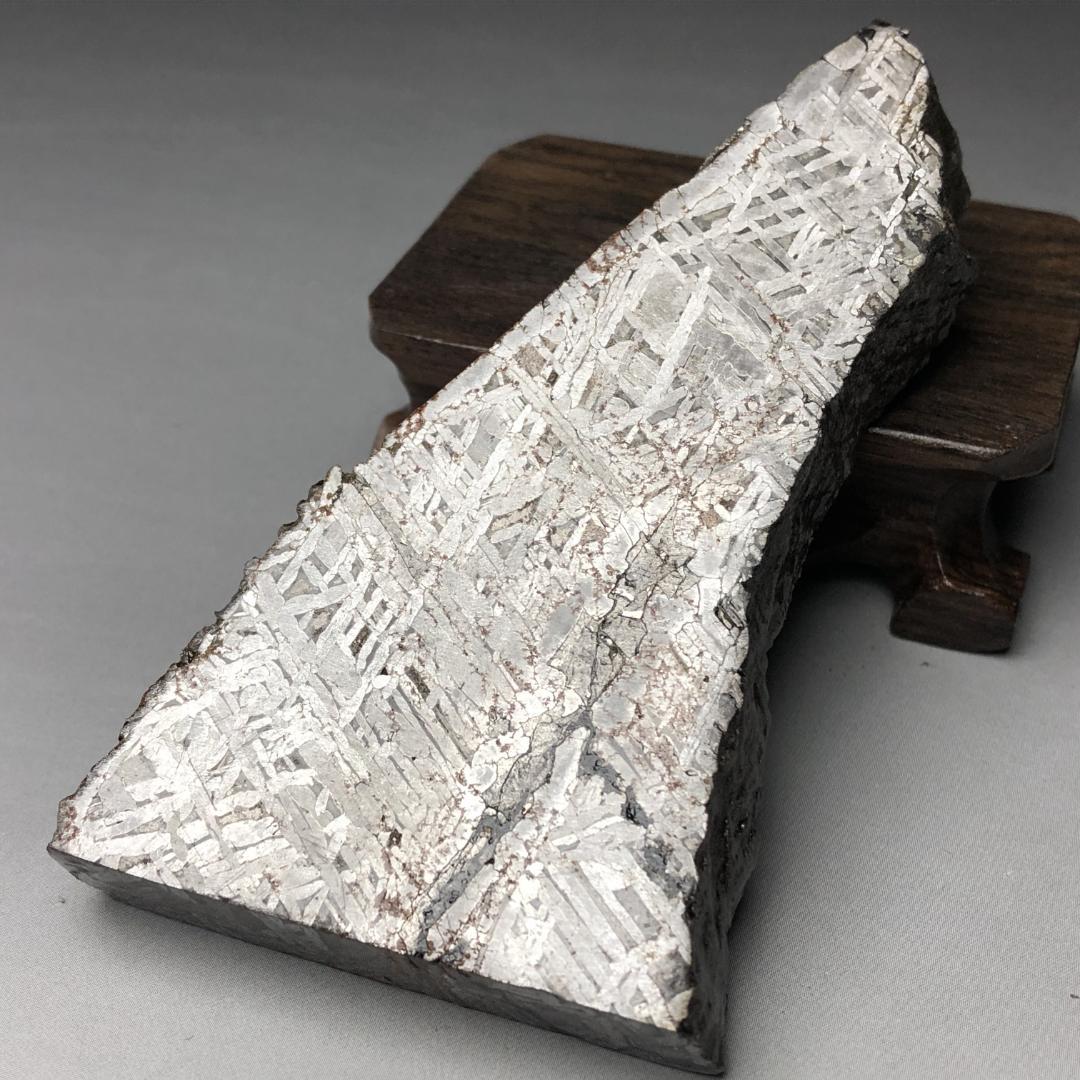 アルタイ隕石　 鉄隕石　メテオライト鉄隕石　原石 　重さ約286ｇ 鑑別書】メテオライトジャパンのアルタイ隕石 ペンダント 23㍉ 鉄隕石