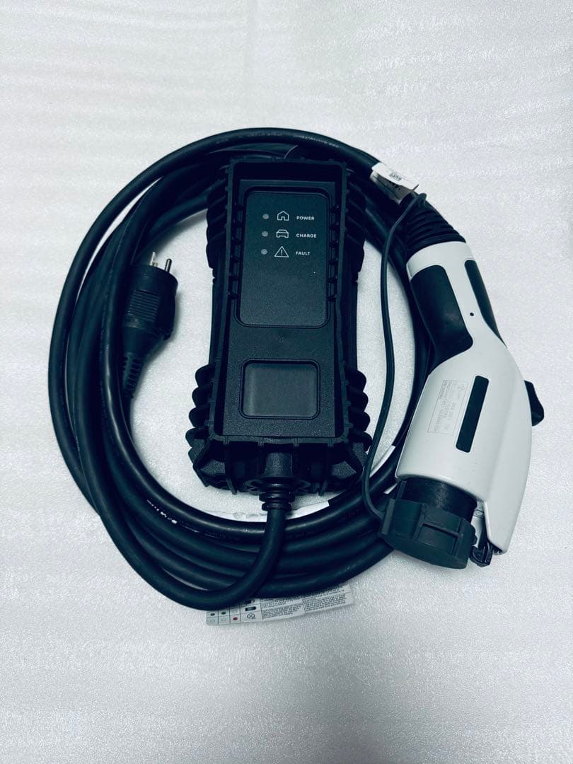 プジョー 純正e-2008 充電ケーブル 851 - メルカリ