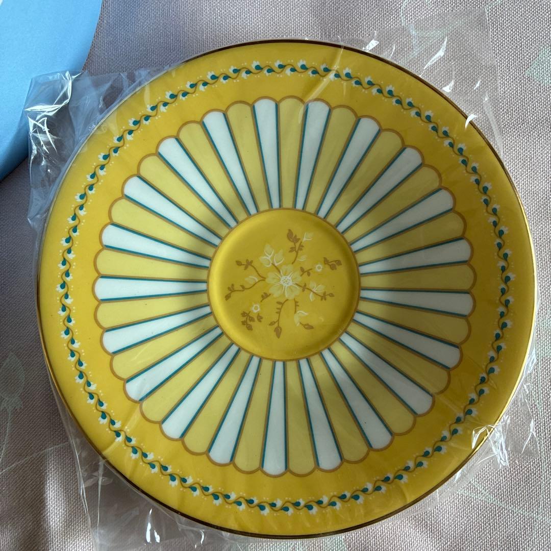 ウェッジウッド ハーレクインイエローリボンカップ・ソーサーセット