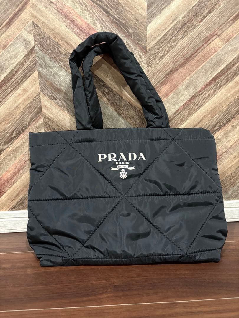 Prada キルティングトートバッグ ノベルティ - メルカリ