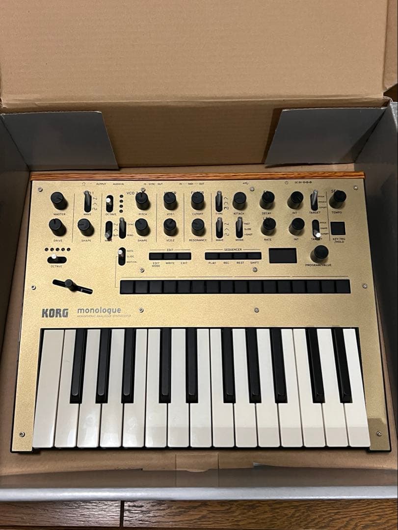 KORG monologue アナログシンセサイザー ゴールド Korg Monologue Analog Monophonic Synthesizer Gold - Perfect Circuit