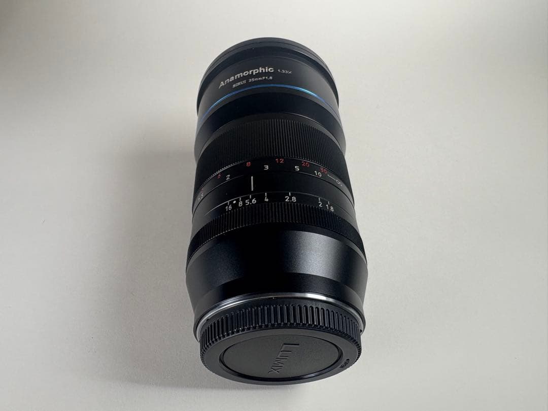 SIRUI 35mm F1.8 1.33x アナモルフィックMFT（φ67）箱付