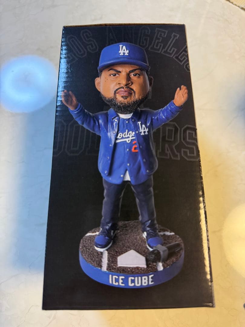 新品未使用】アイスキューブ バブルヘッド フィギュア - メルカリ