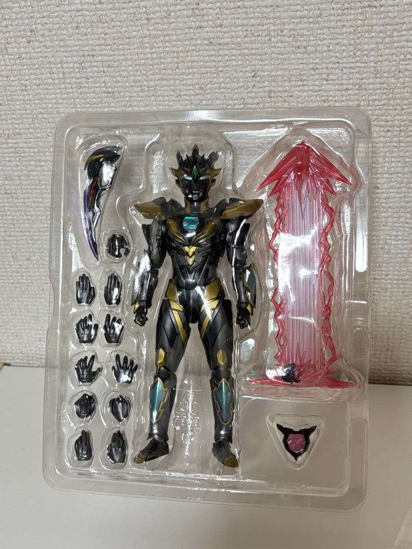 S.H.Figuarts ウルトラマンゼット　デスシウムライズクロー