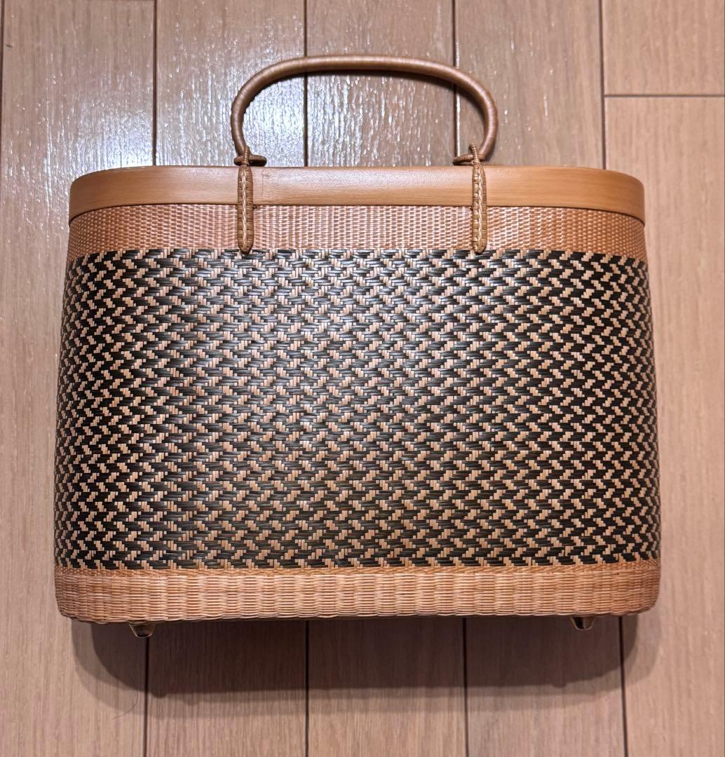 タイ プラ二ー工房 竹かごバッグ 4月からwebshopに並ぶ オーバルバックです𓆸𓆸 #プラニー工房 #コム