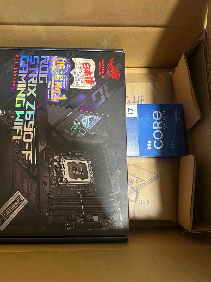 CPU ROG STRIX Z690-F GAMING WIFI + i7 13700k ROG STRIX Z690-F GAMING WIFI | ROG Strix | Gaming Motherboards