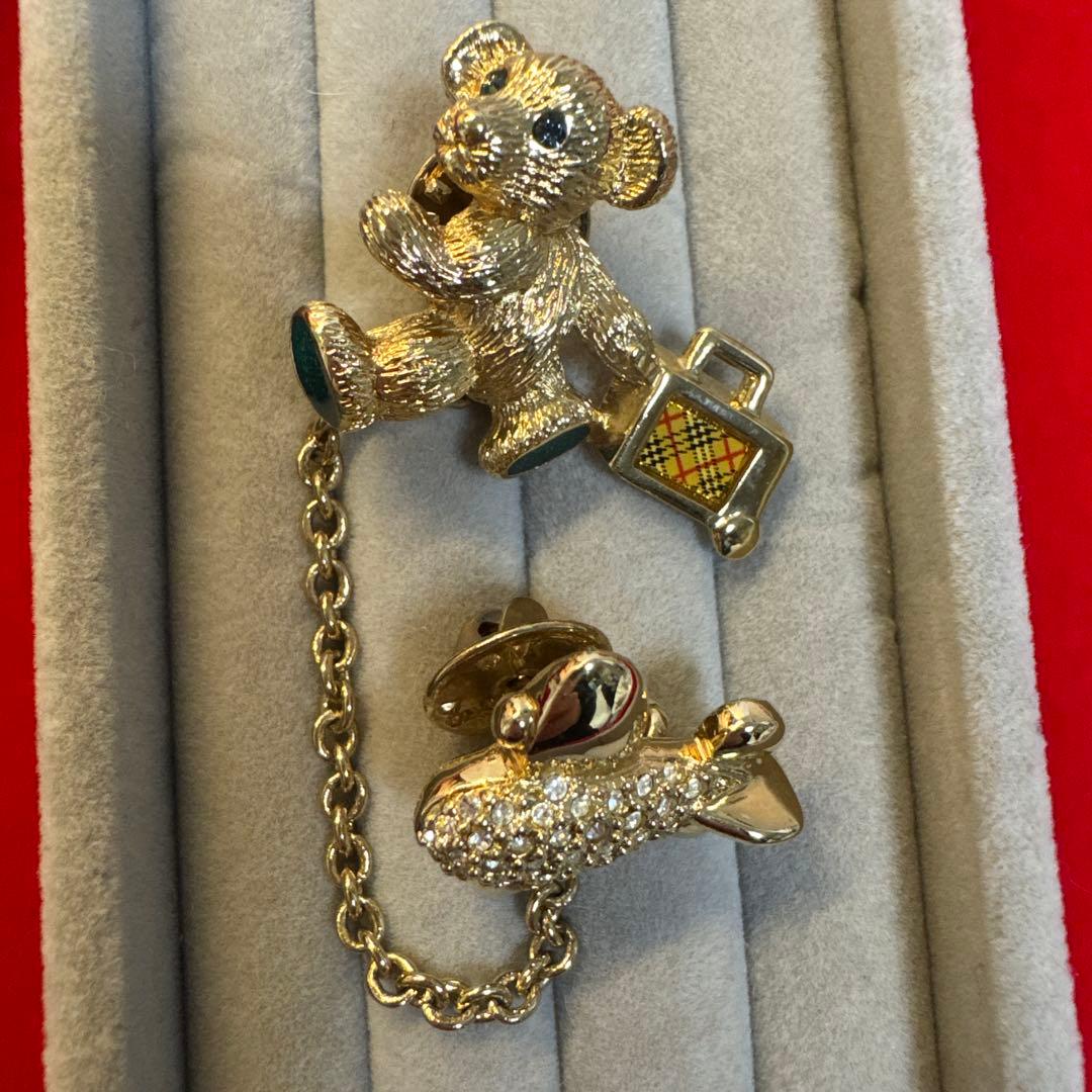 Vintage Burberry クマと飛行機 ピンブローチ'123