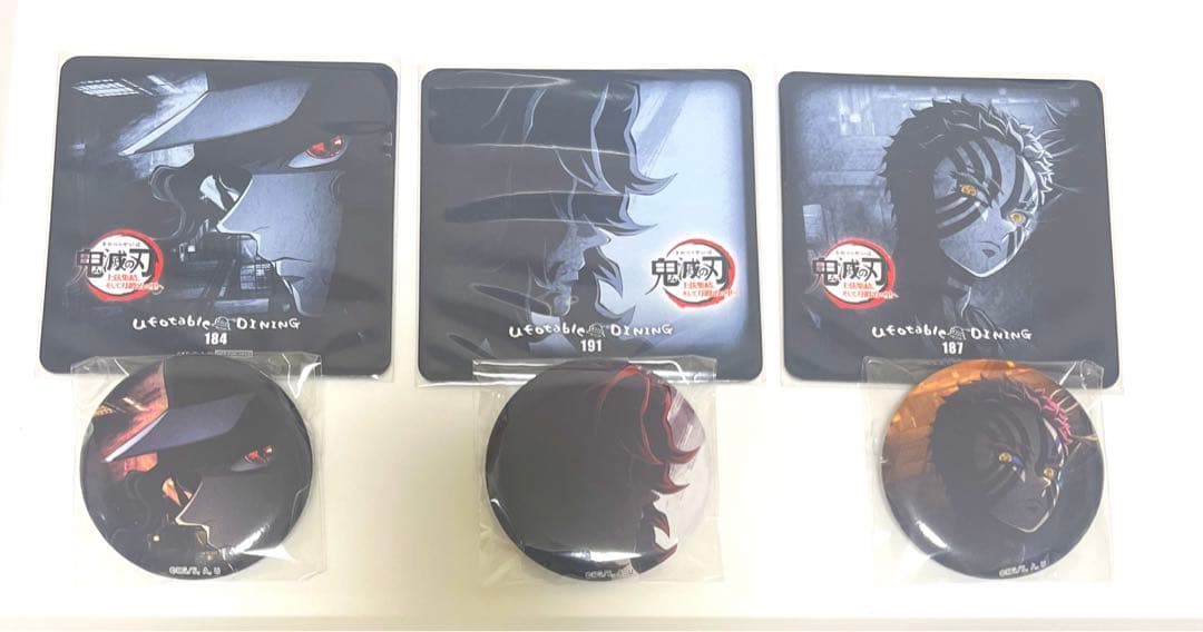 鬼滅の刃 ufotable ダイニング 上弦集結 コースター、缶バッジ 6点 鬼滅の刃 ufotable ダイニング 上弦集結 コースター、缶バッジ 6点 鬼