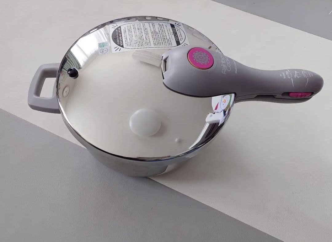 【最終価格】　タッパーウェア　レインボークッカー　圧力鍋　4.5リットル 新品未使用】タッパーウェア レインボークッカー圧力鍋 4.5ℓ - メルカリ