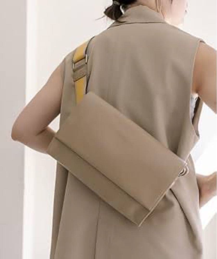 イアパピヨネ 《本革》ベージュ ワイドテープショルダーバッグ ボディバッグ