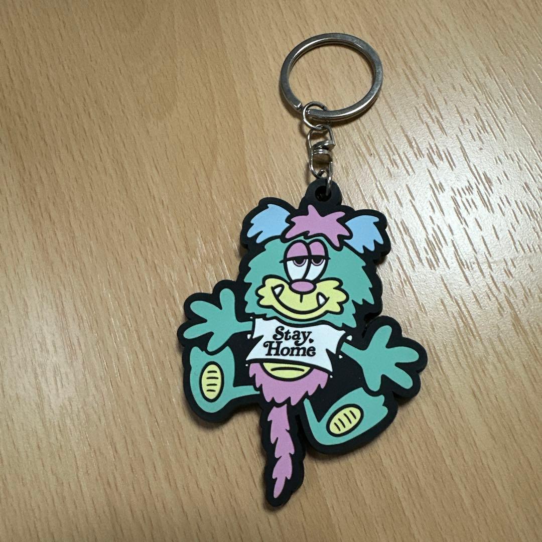 VERDY 新宿伊勢丹 girls don't cry ラバーキーホルダー - メルカリ