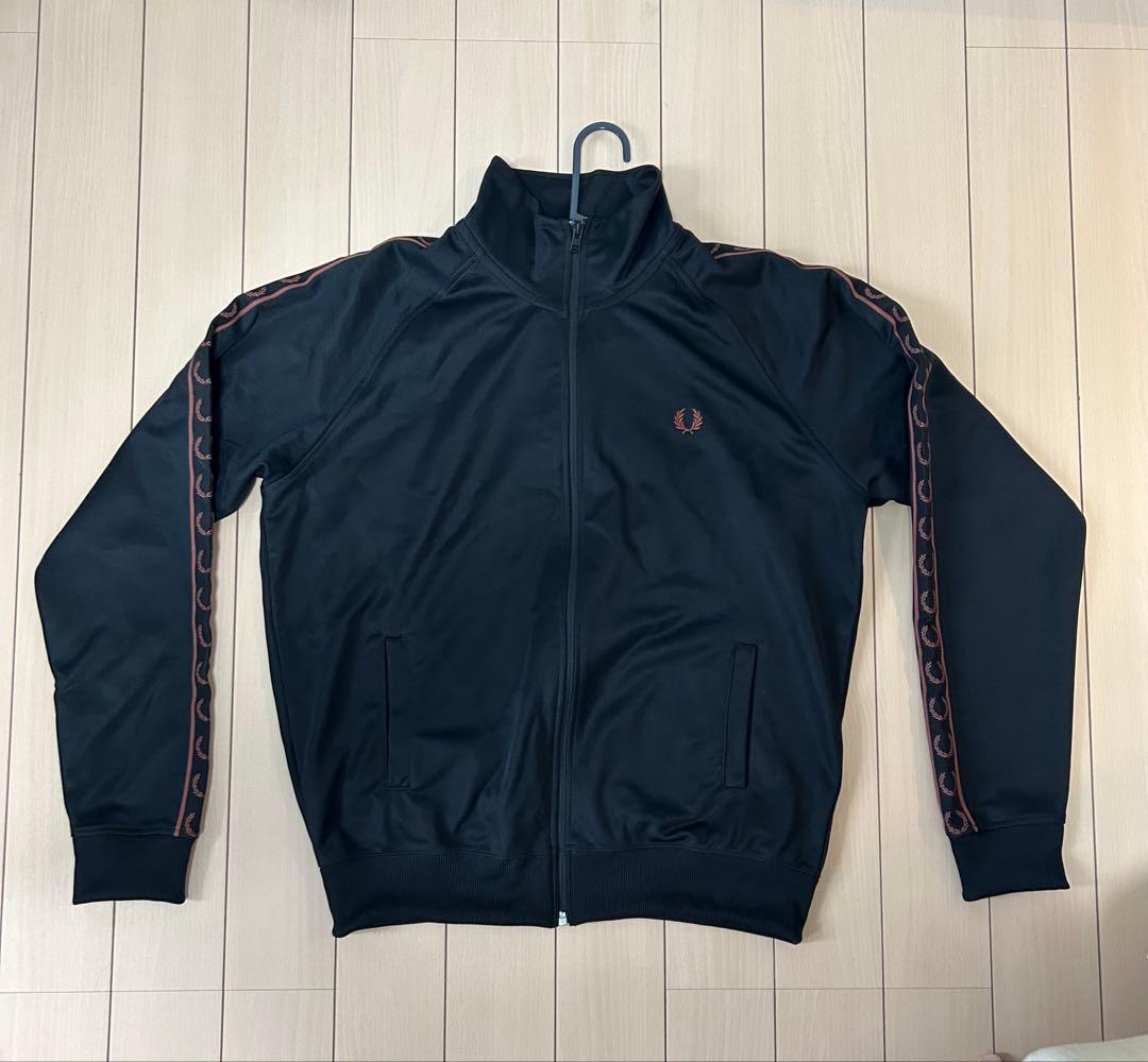 未使用　フレッドペリー　トラックジャケット　黒　ブラウン　Lサイズ FRED PERRY - ひかる様専用 FRED PERRY トラックジャケット Lサイズの