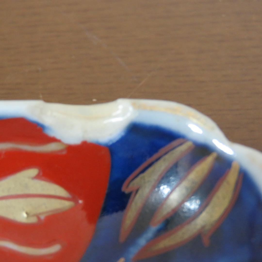 角皿 変形皿 金彩 色絵付け 印判 欠け 窯傷 花文様 ニュウ 歪み - メルカリ