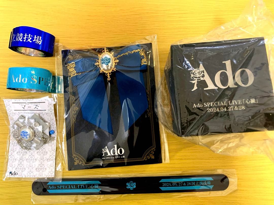 Ado ライブグッズ VIP特典＋銀テープ 2023-2024(マーズ 心臓) - メルカリ