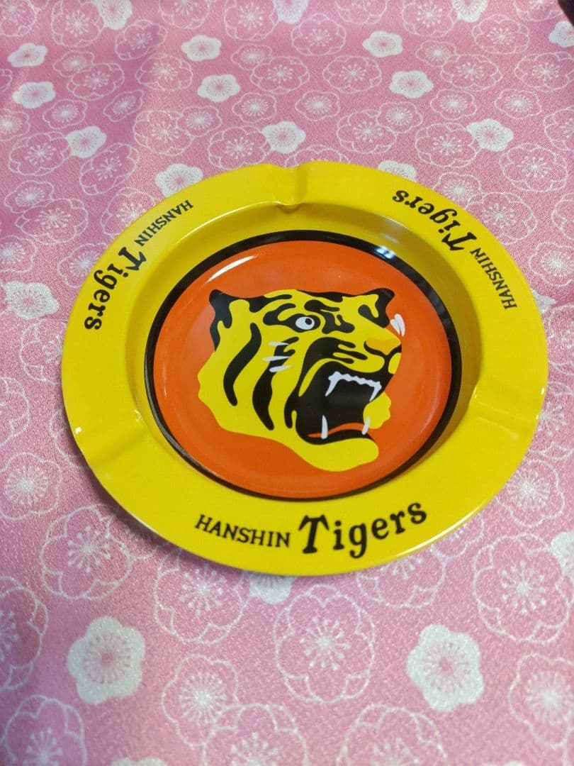 阪神タイガースミニ四駆、灰皿、アルミコースター、オマケで2003優勝